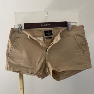 American eagle, size 4 stretch, tan cargo shorts